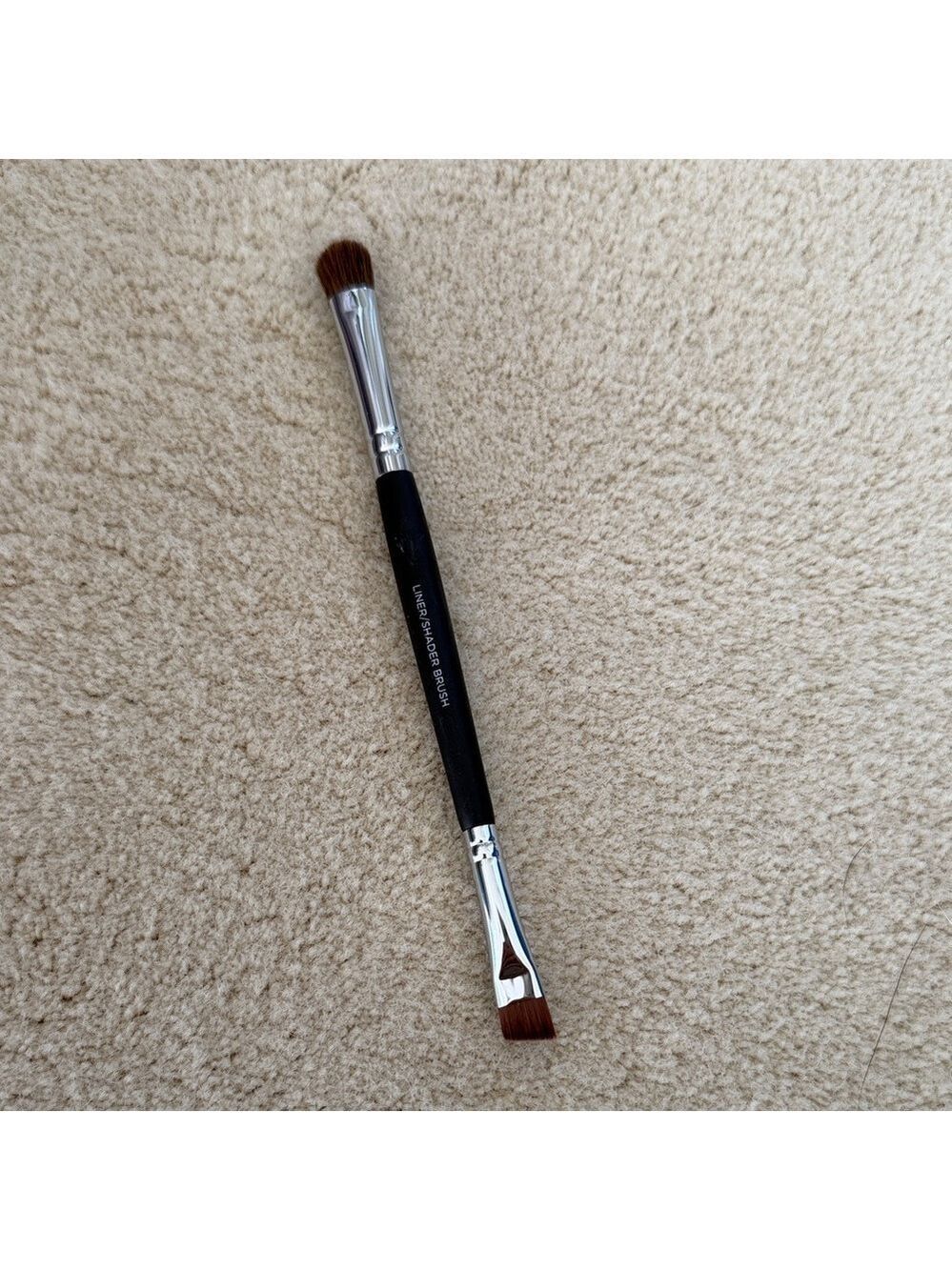 Younique liner shader Dual-Ended Makeup Brush